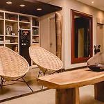 27 Suites Hotel