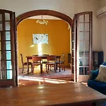 Apartamento De Estilo En Edificio Patrimonial