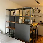 Comodo monoambiente bien ubicado en Cordon
