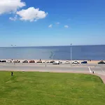 Frente Al Mar