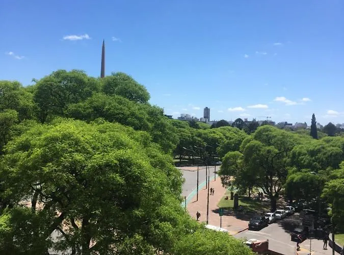 Apartamento sobre Bulevar Artigas y 18 de Julio