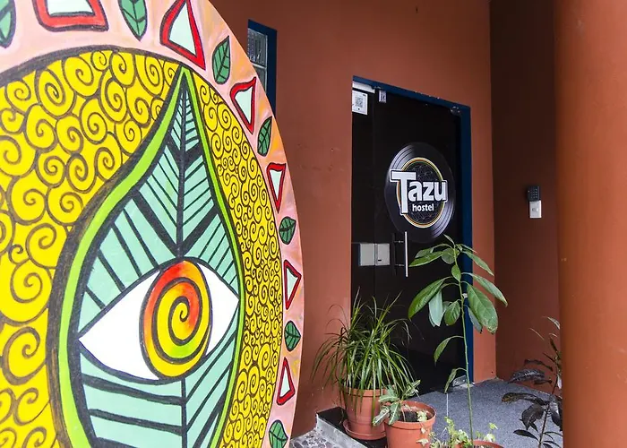 Tazu Hostel (Adults Only)