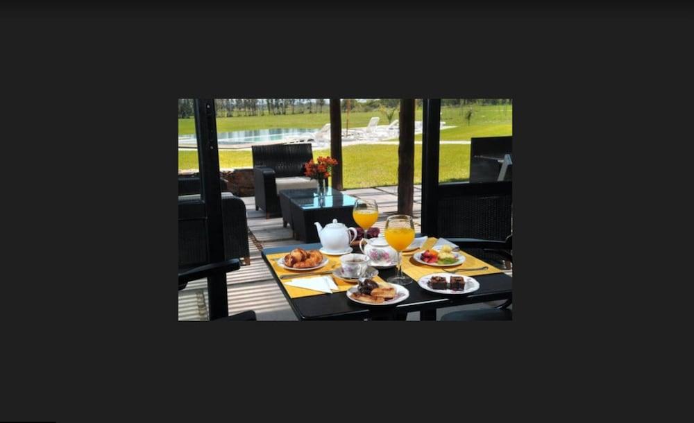 Regency Park 4*