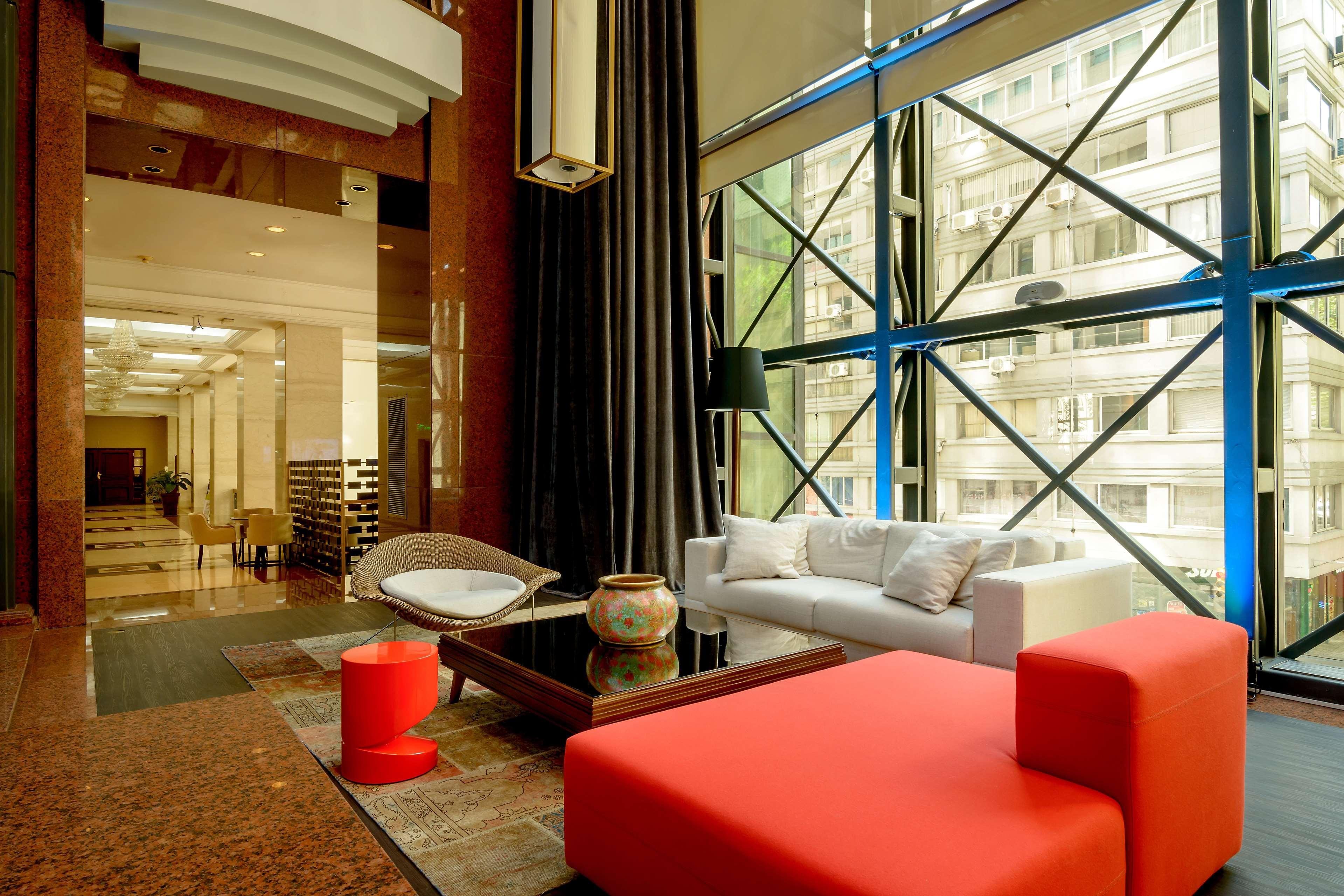 Radisson Victoria Plaza Hotel