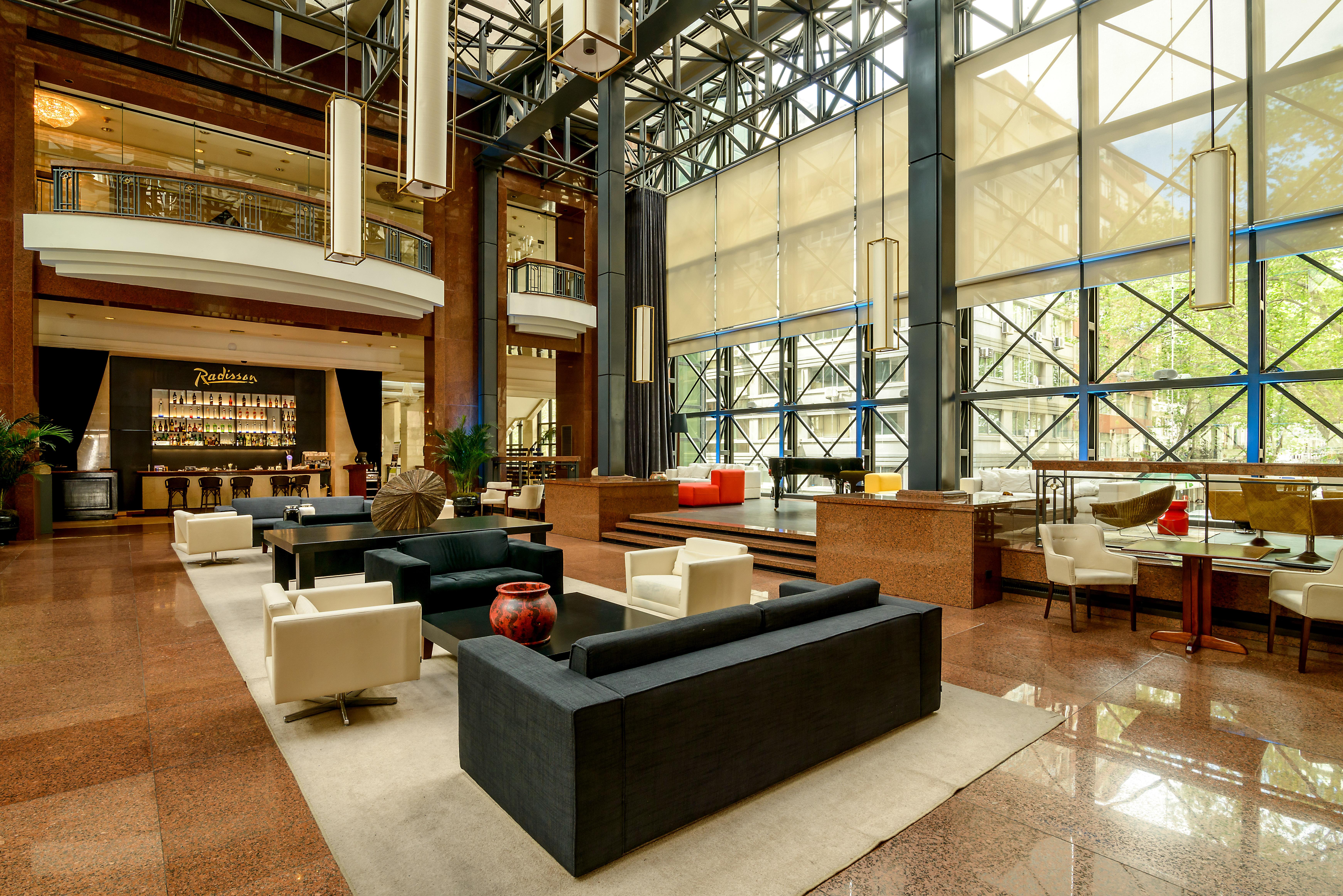 Radisson Victoria Plaza 5*