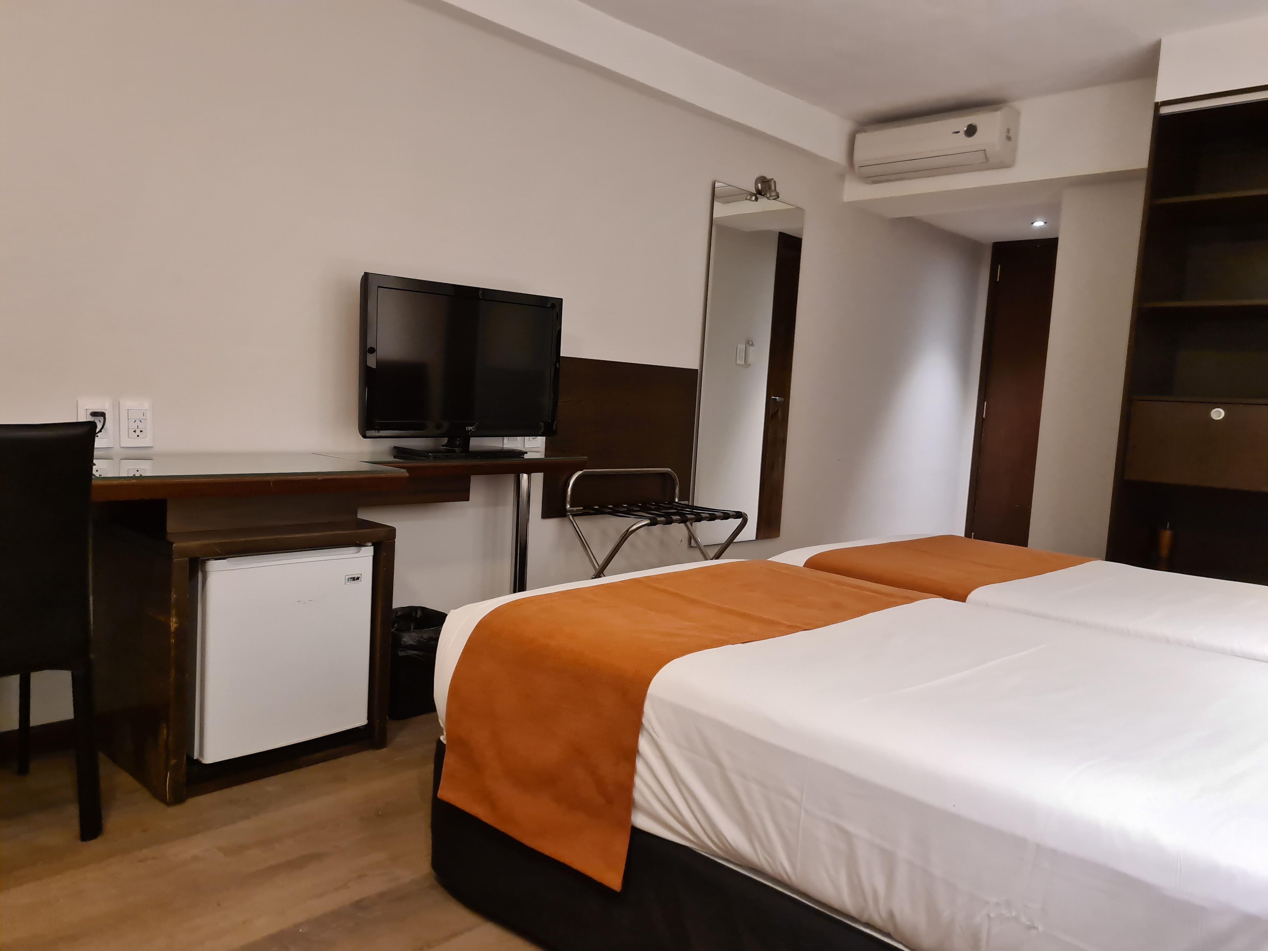 Crystal Tower 4* Montevideo