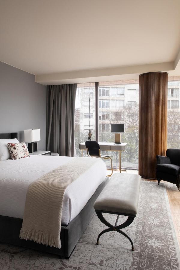 Hotel - Leading Of The World