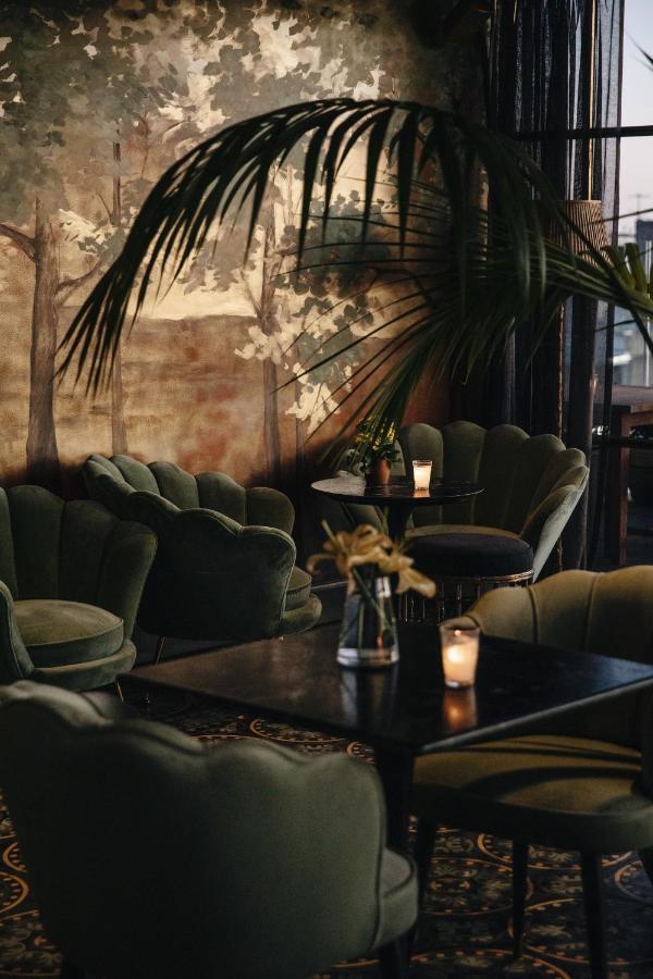 - Leading Of The World 5* Montevideo