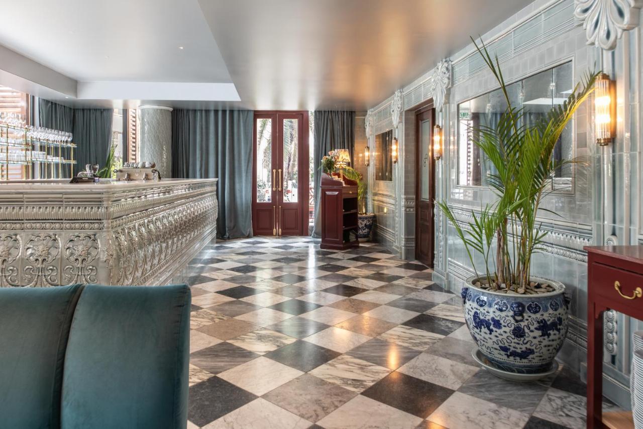 Hotel - Leading Of The World