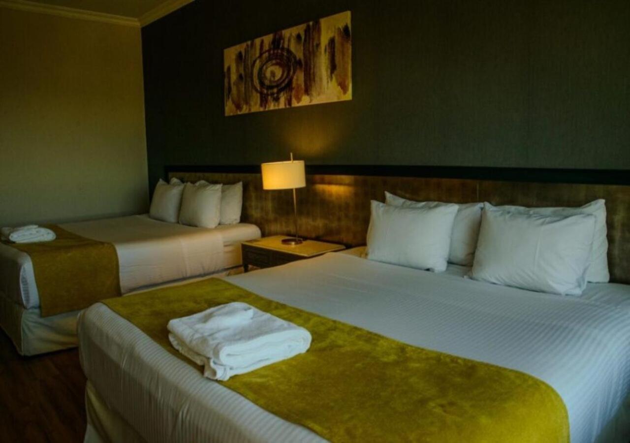 Radisson Victoria Plaza Hotel