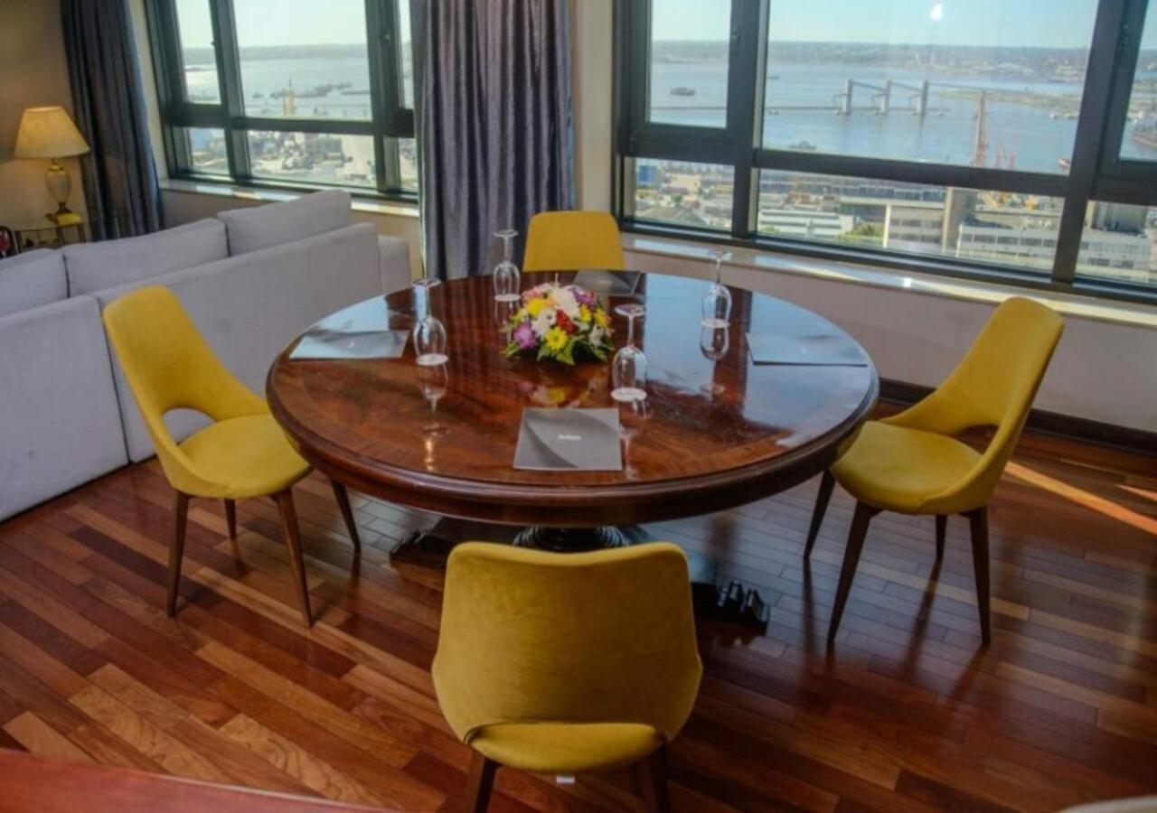 Hotel Radisson Victoria Plaza 5*