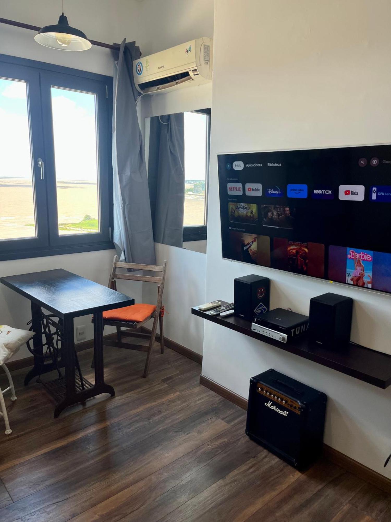 Hermoso Apto Frente Al Mar. Apartamento Montevideo