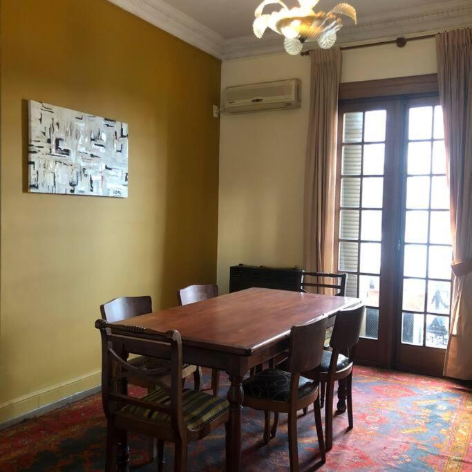 De Estilo En Edificio Patrimonial * Montevideo
