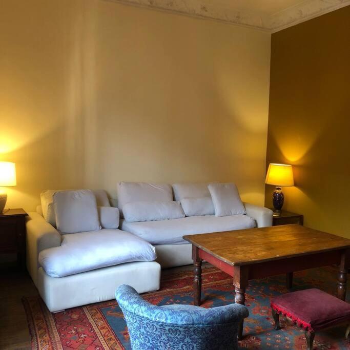 De Estilo En Edificio Patrimonial Apartamento