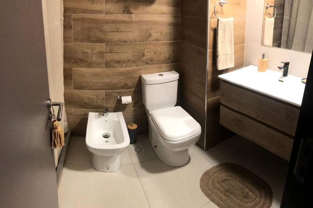 Casi A Nuevo, Moderno Y Bien Ubicado Apartamento Montevideo