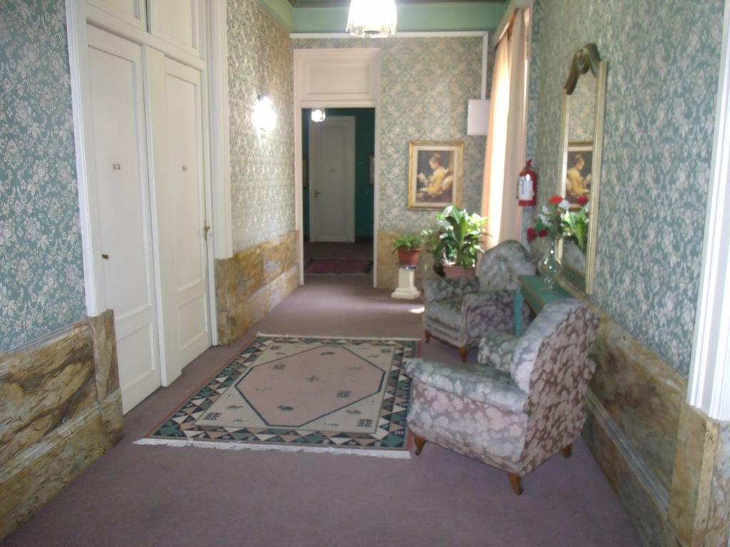 Angeles Hotel 2*