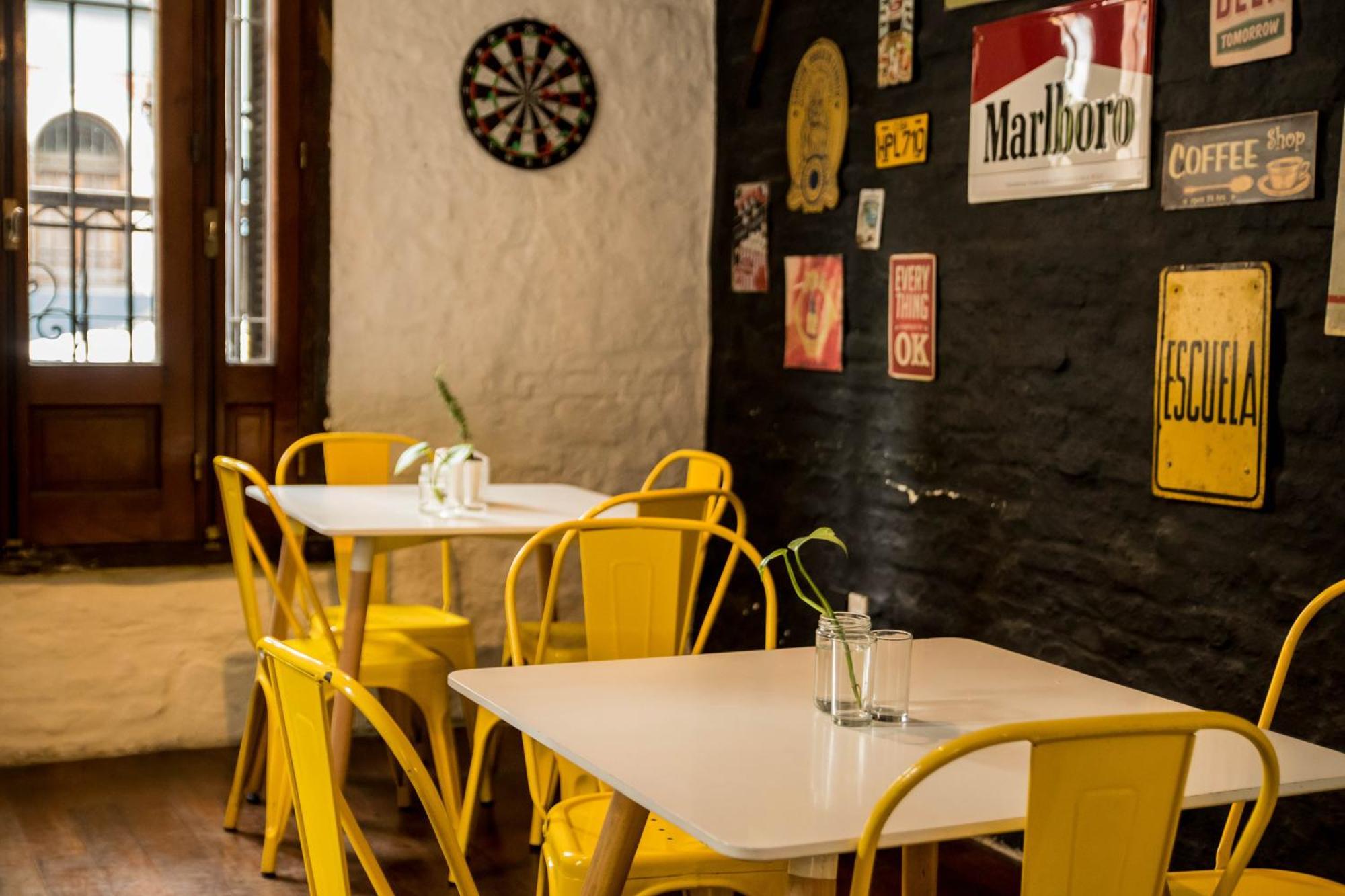 Mediomundo Hostal *