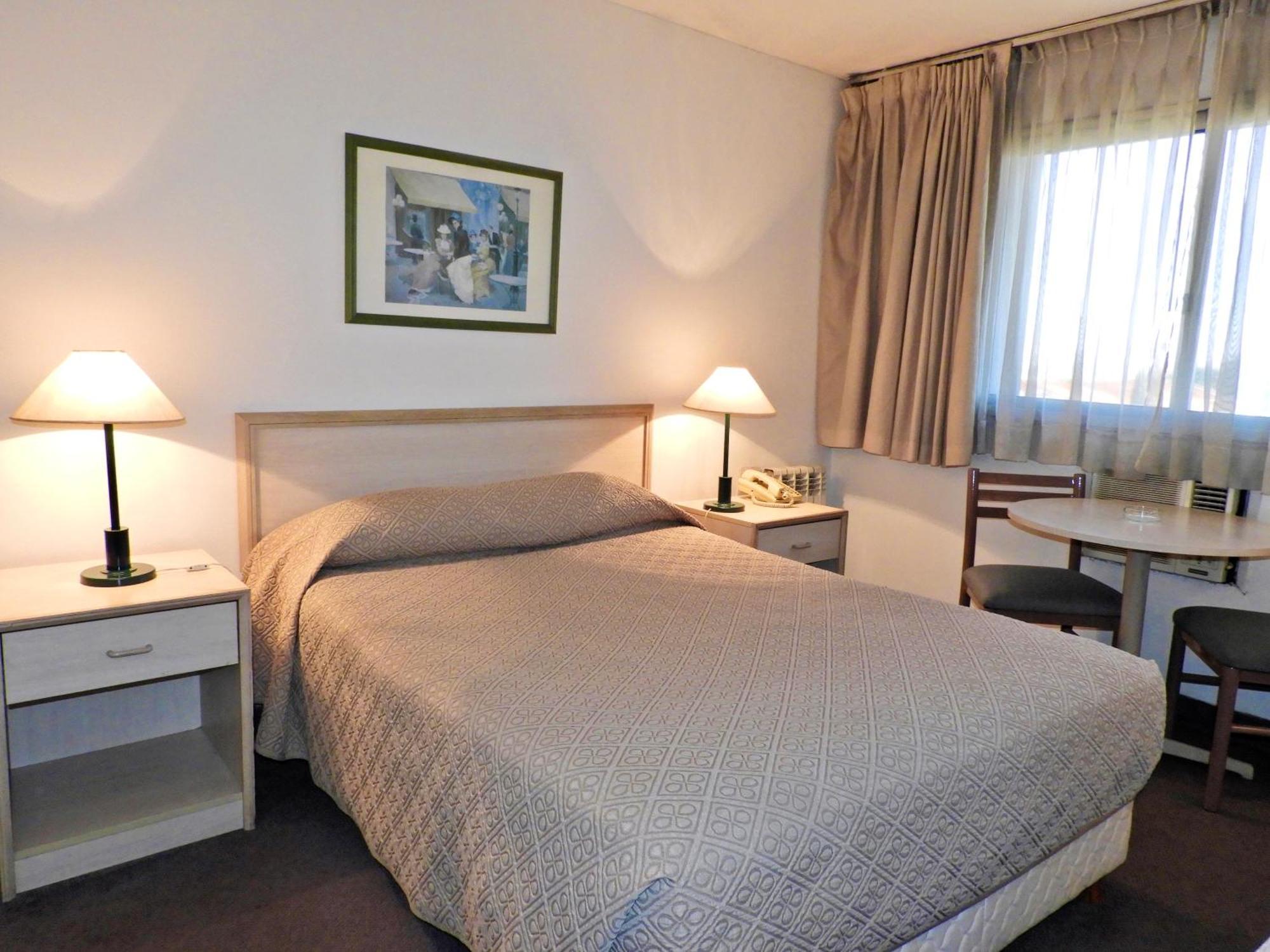 Tres Cruces Hotel