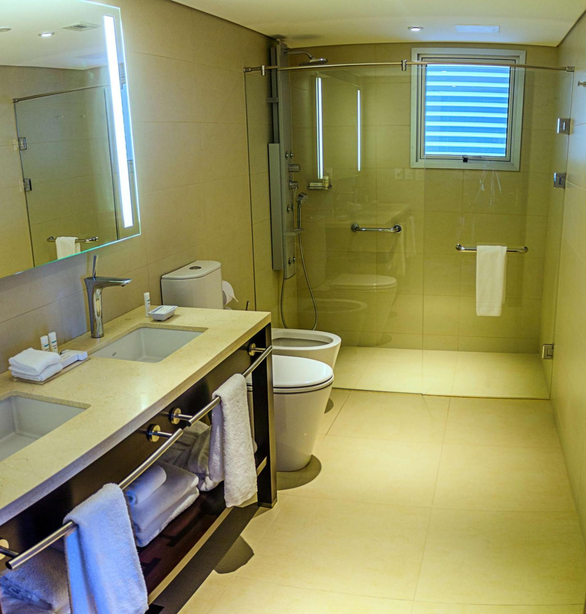 Hilton Garden Hotel 4*