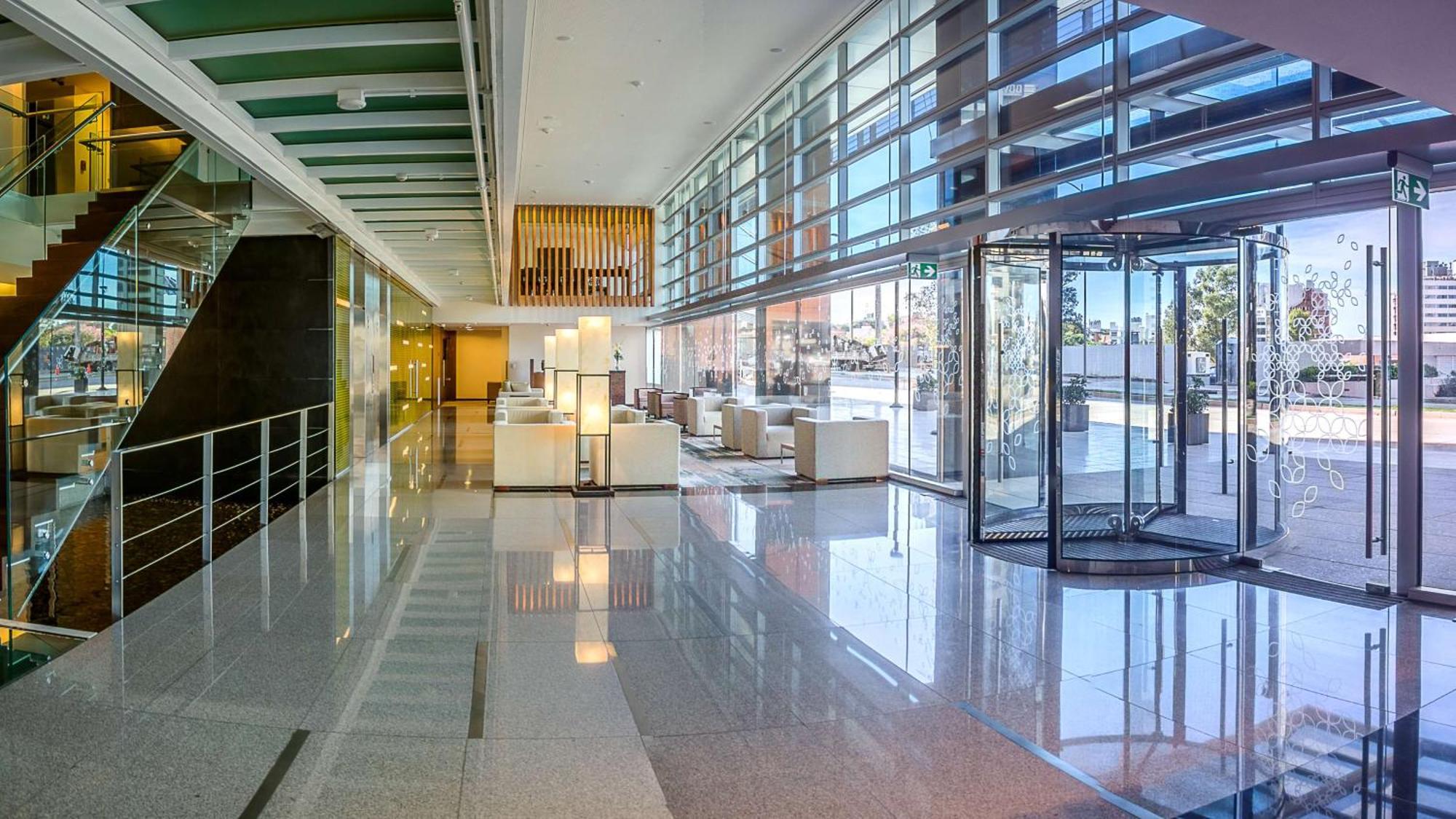Hilton Garden Hotel 4*