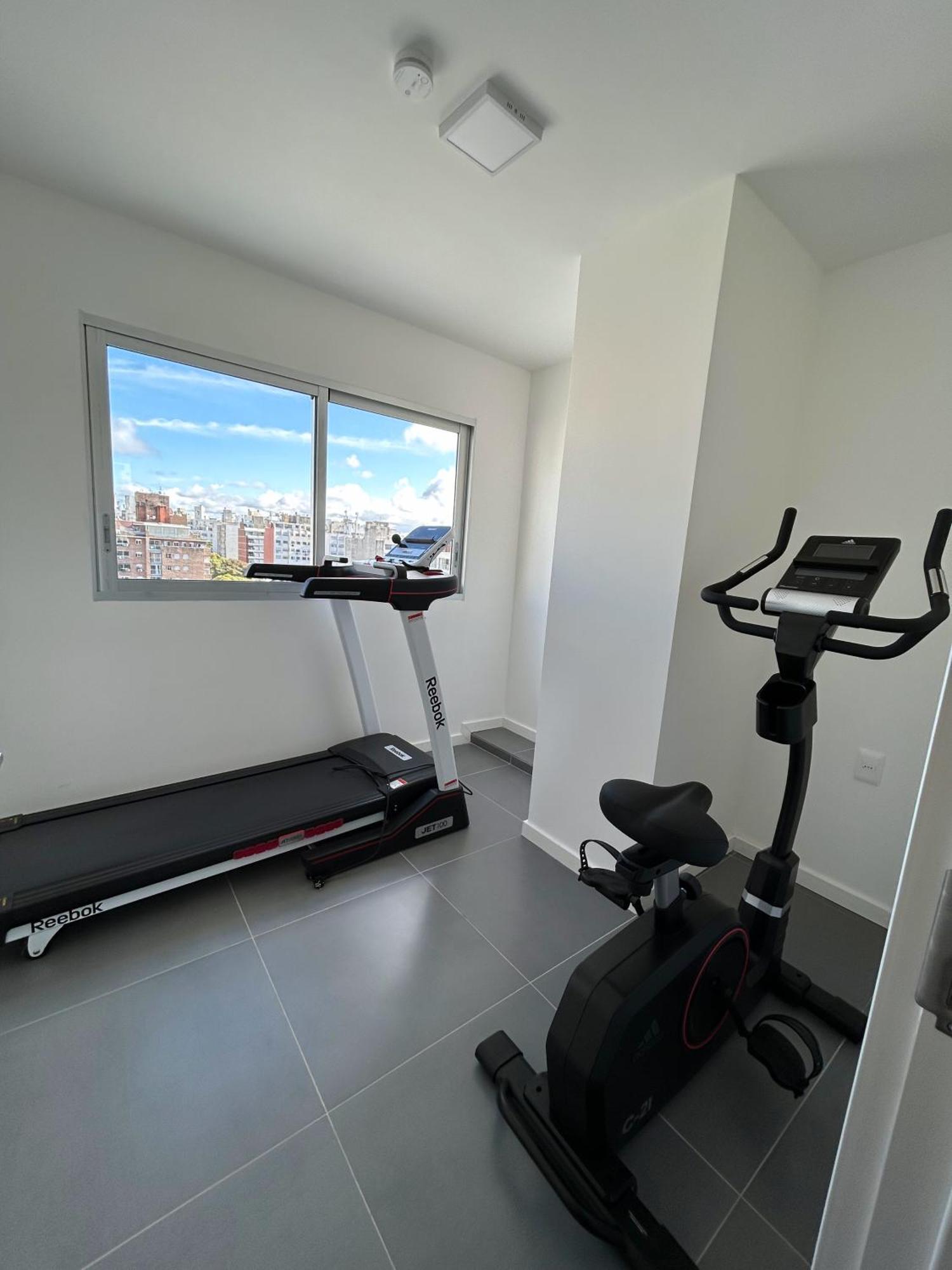 Hermoso Apartamento A 150 Metros De La Rambla