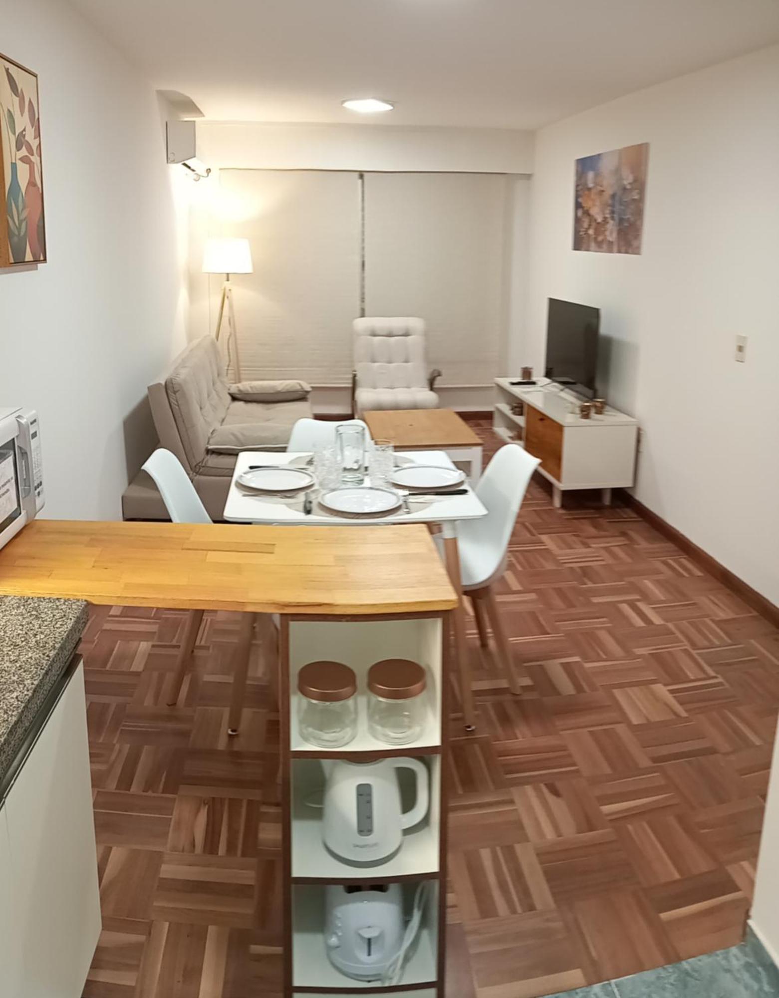 Comodo Centrico Con Garaje Apartamento Montevideo