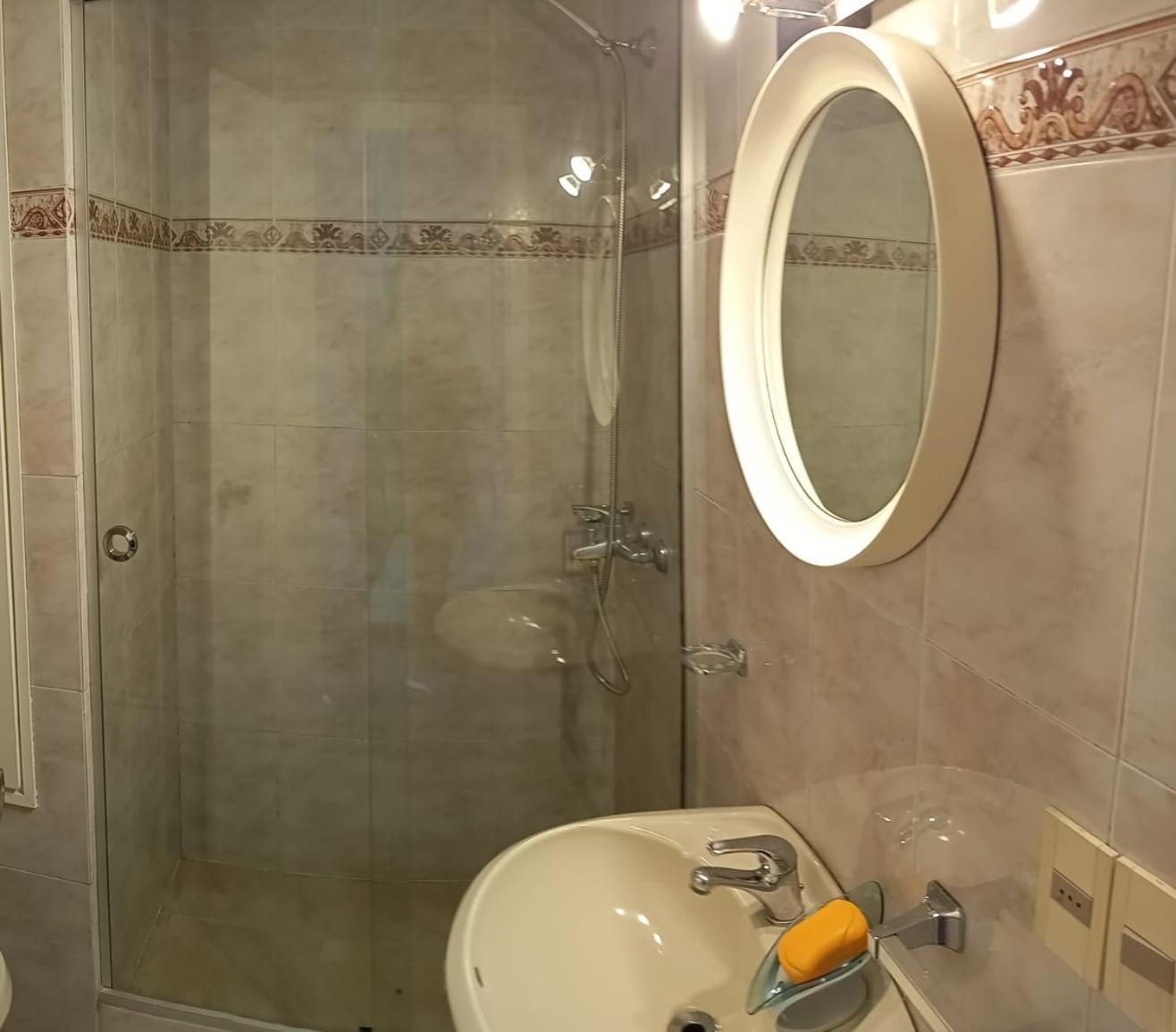 Apartamento Comodo Centrico Con Garaje Montevideo