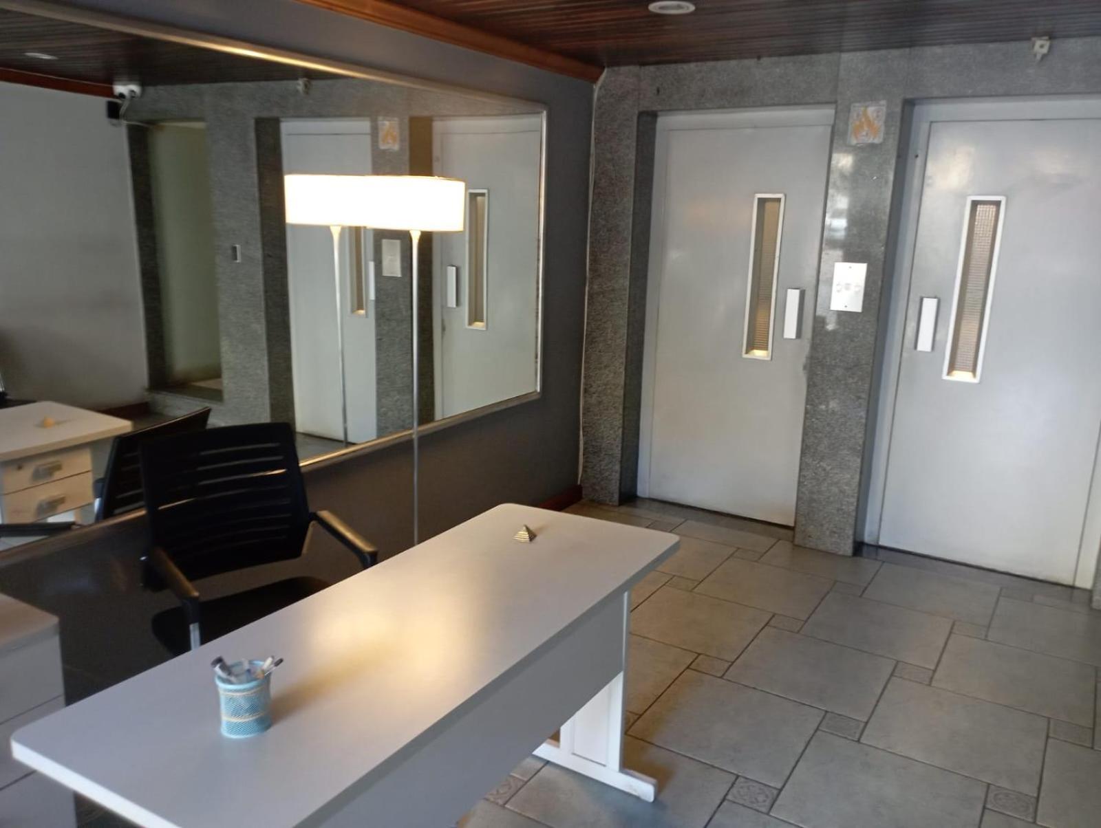 Comodo Centrico Con Garaje Montevideo