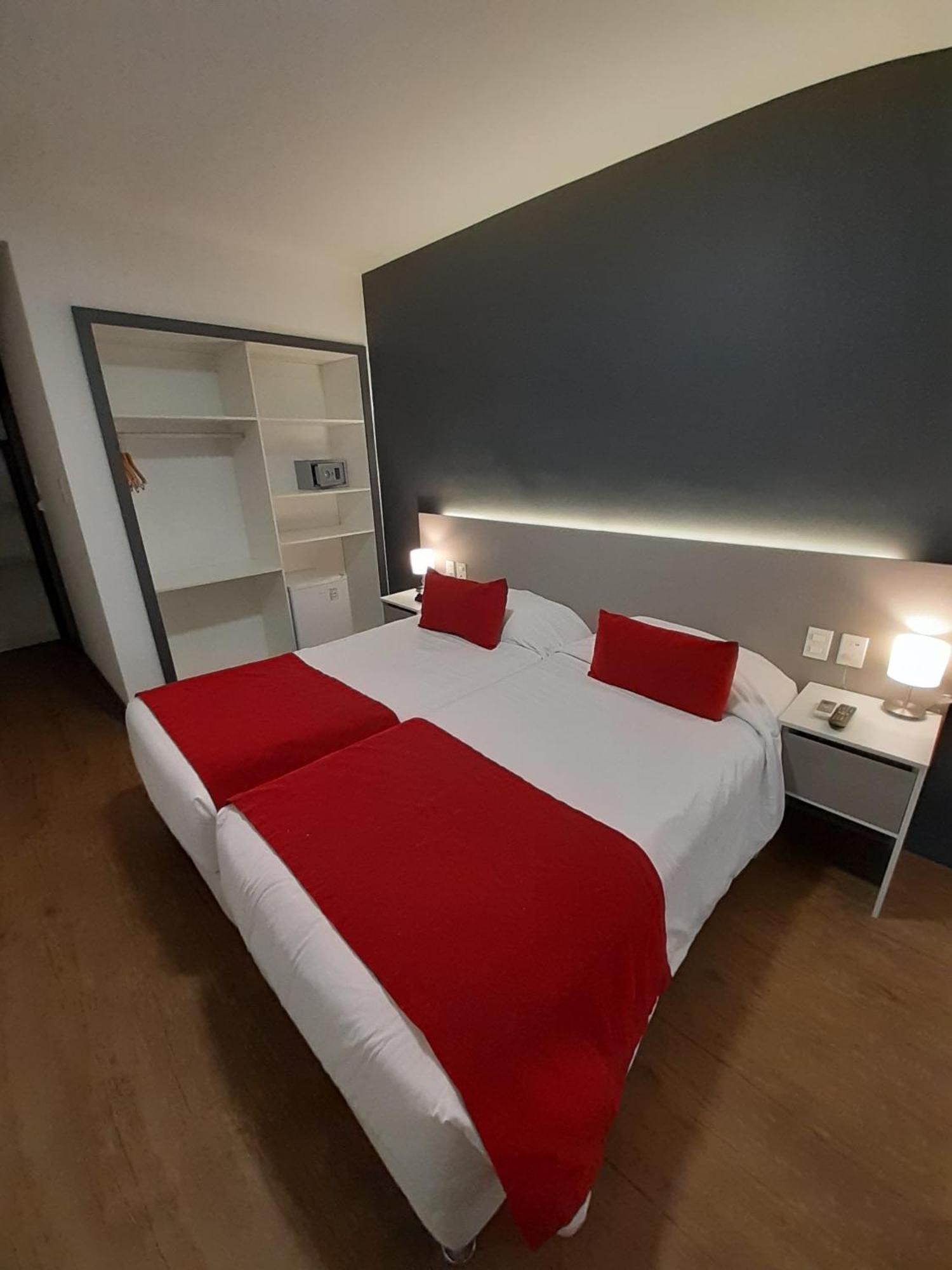 Hotel Oxford 3*