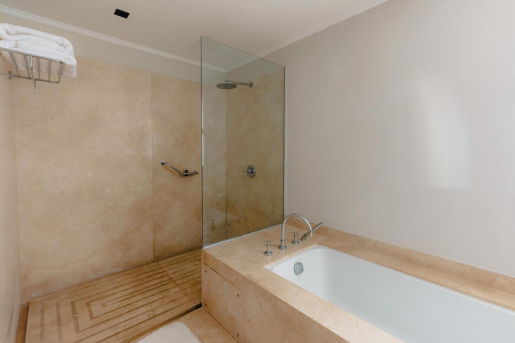 Le Biblo 5* Montevideu