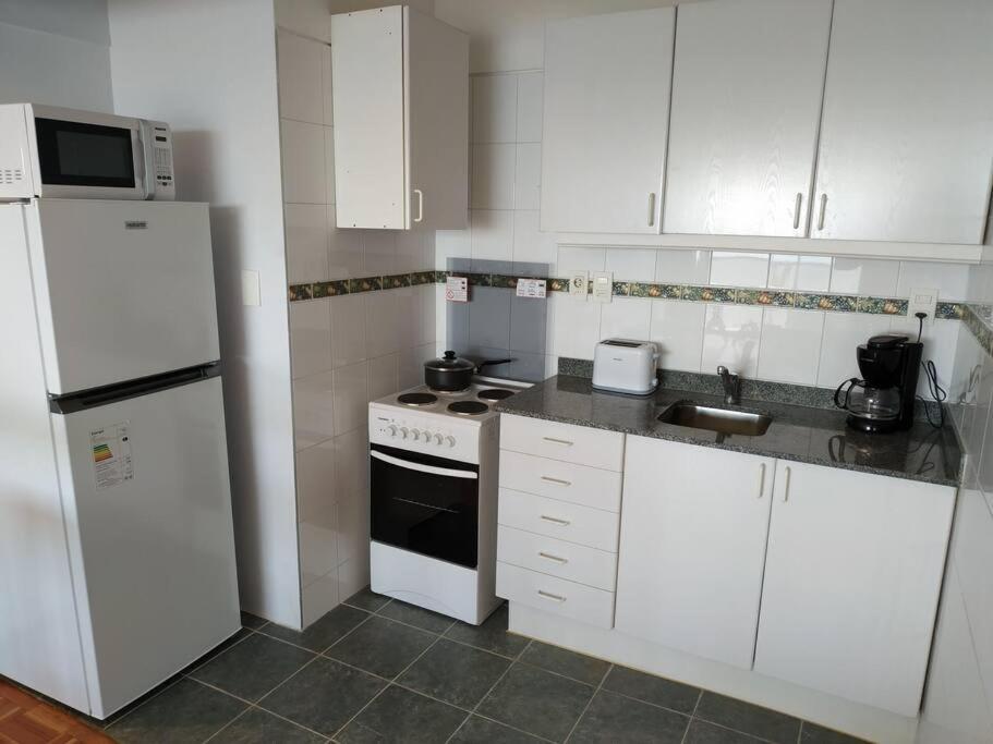 Apartamento Moderno Apto En Piso 9 Con Vista A Playa Pocitos! Montevideo