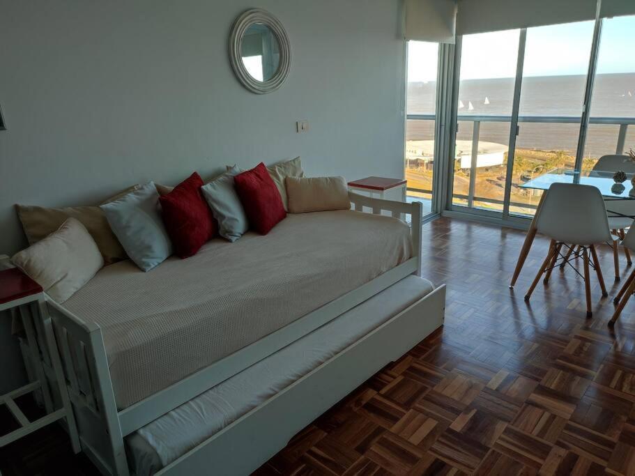 Apartamento Moderno Apto En Piso 9 Con Vista A Playa Pocitos!