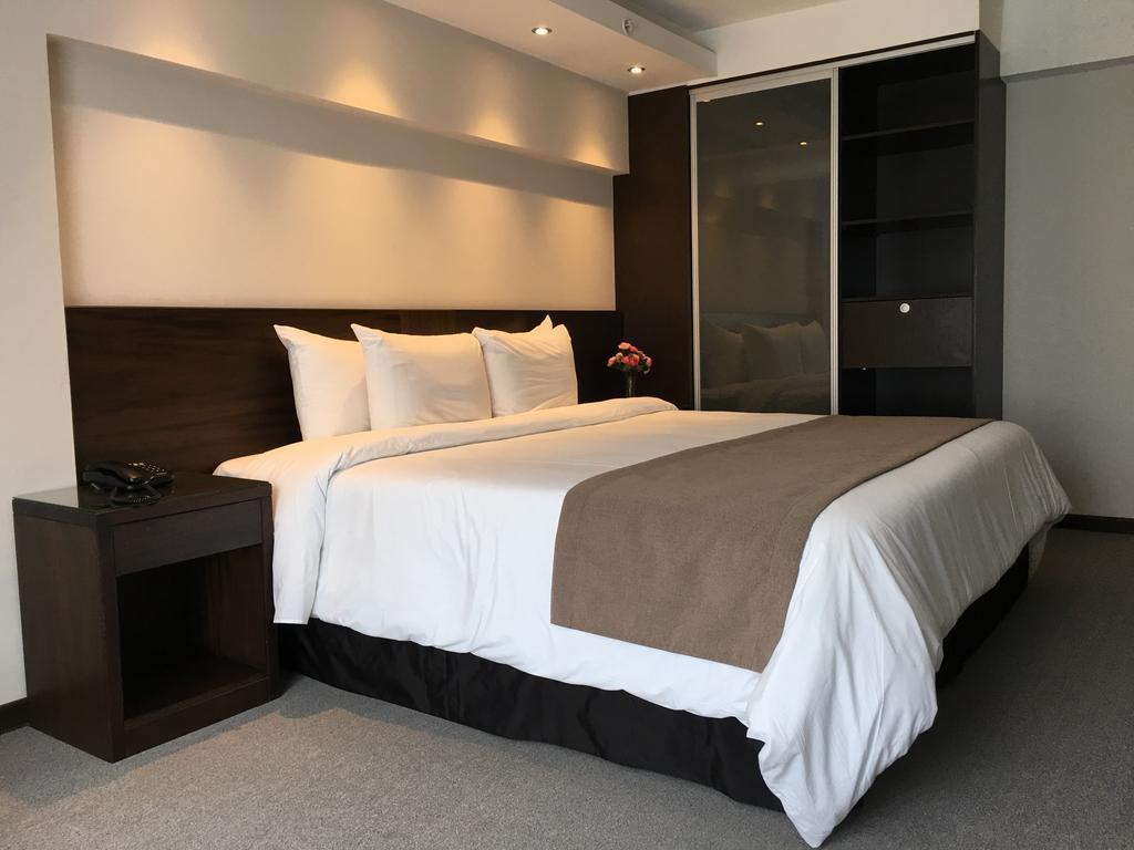 Crystal Tower Hotel 4*