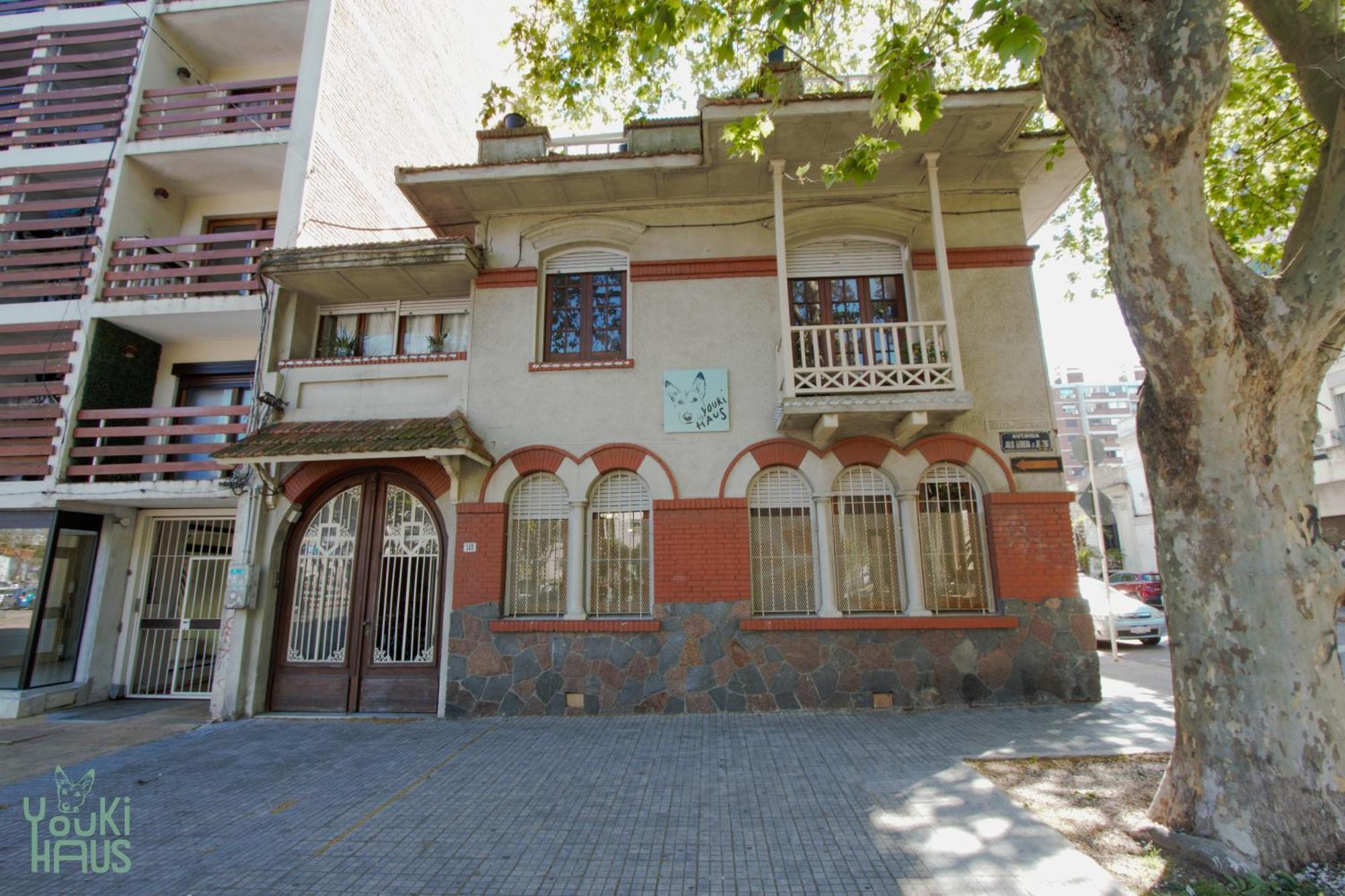 Youki Haus Hostal *