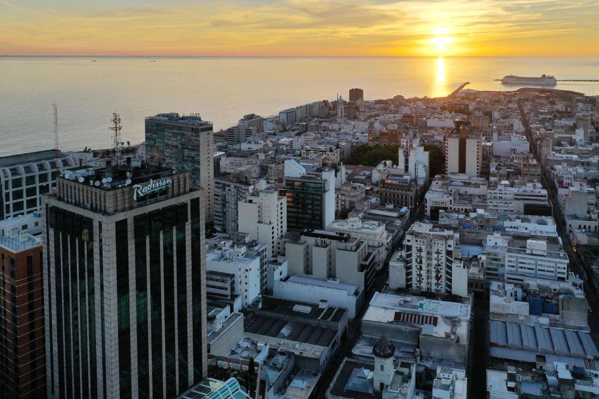 Radisson Victoria Plaza 5*