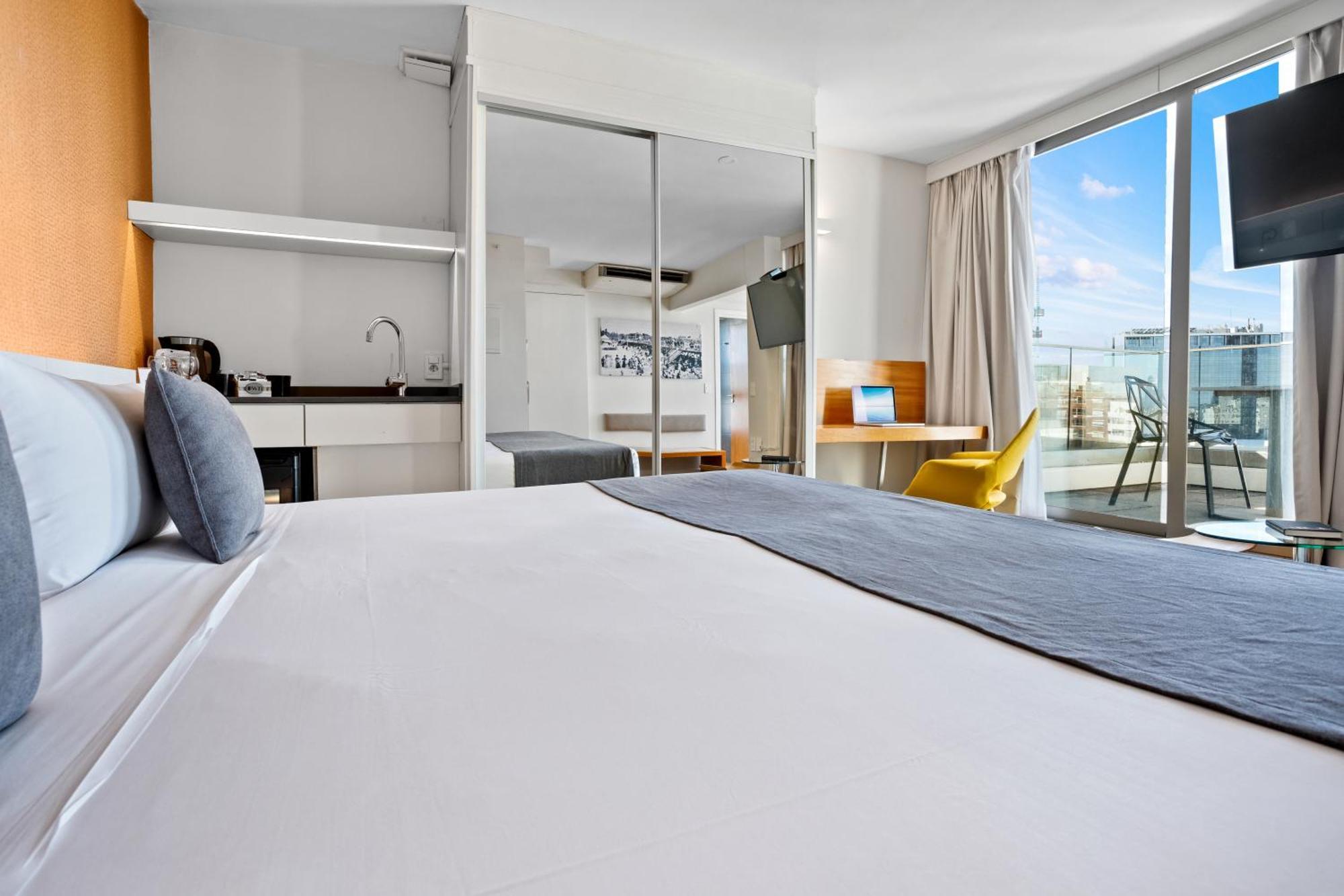 Hotel Own