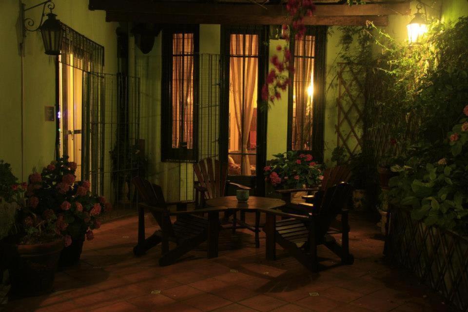 Ukelele Hostal *