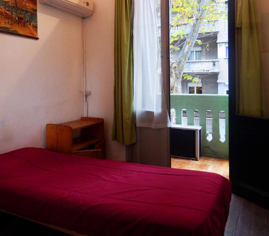 Hostal Planet *