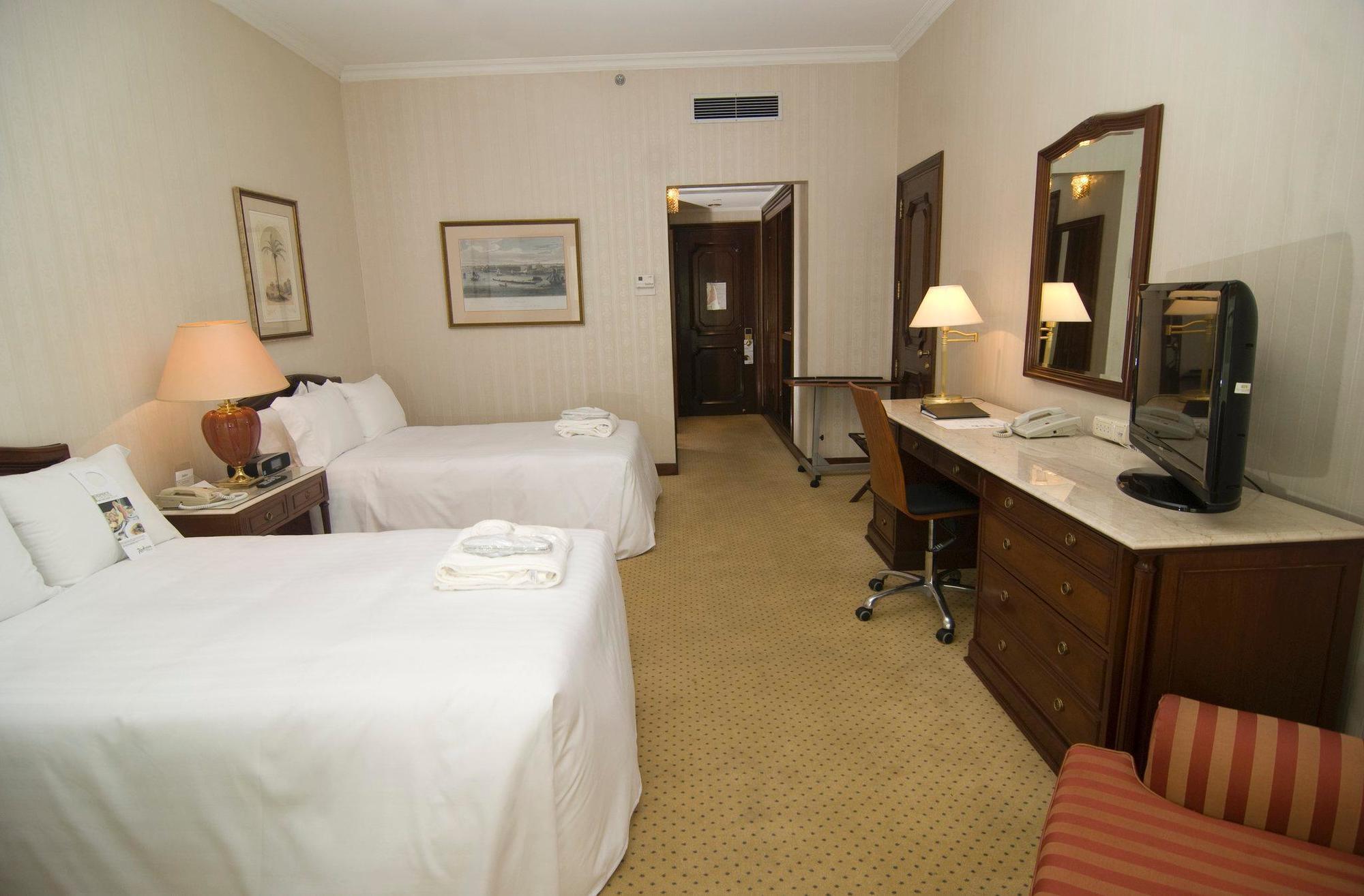 Hotel Radisson Victoria Plaza 5*
