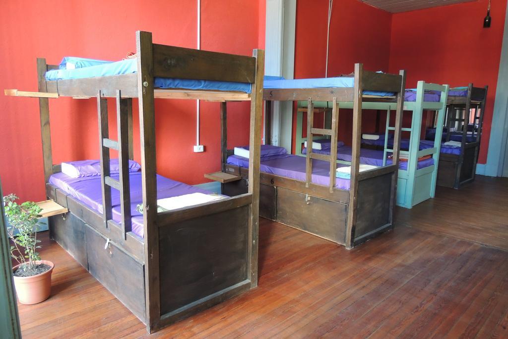 Aca Me Quedo Hostal