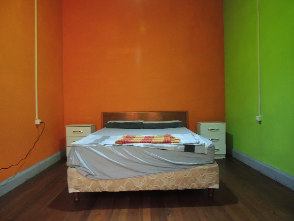 Aca Me Quedo Hostal *