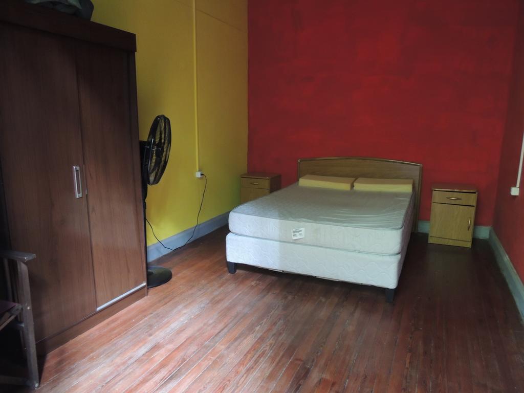 Hostal Aca Me Quedo *