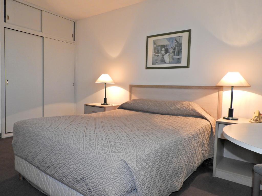Tres Cruces Hotel