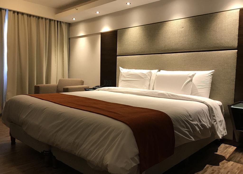 Hotel Crystal Tower