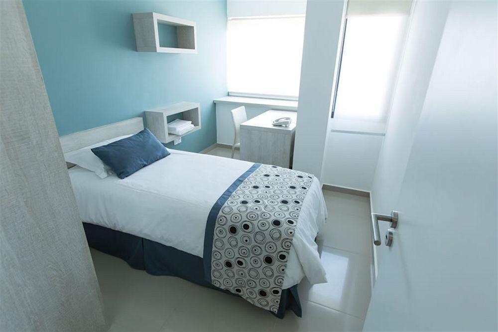 Mercosur Universitas Aparthotel 4*