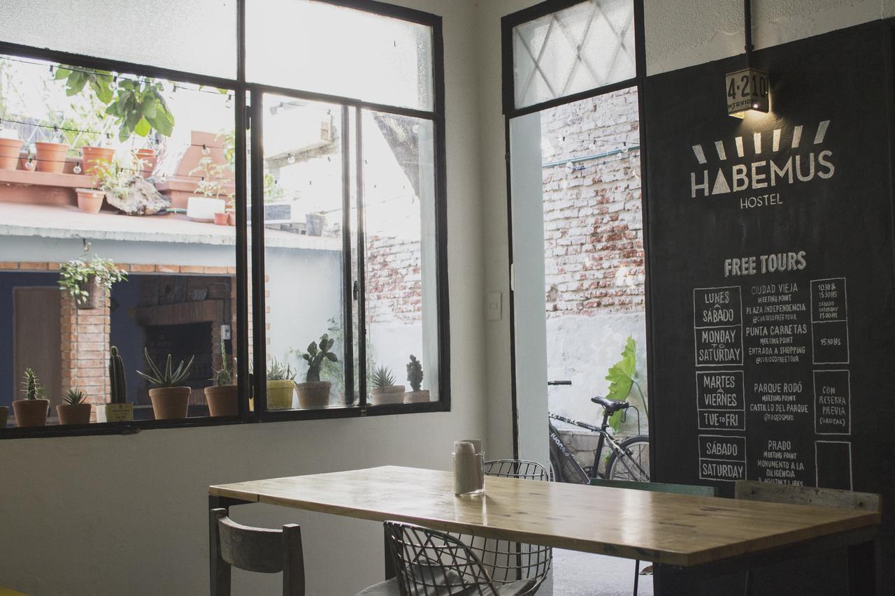 Habemus Hostal