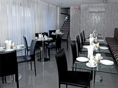 Palm Plaza
