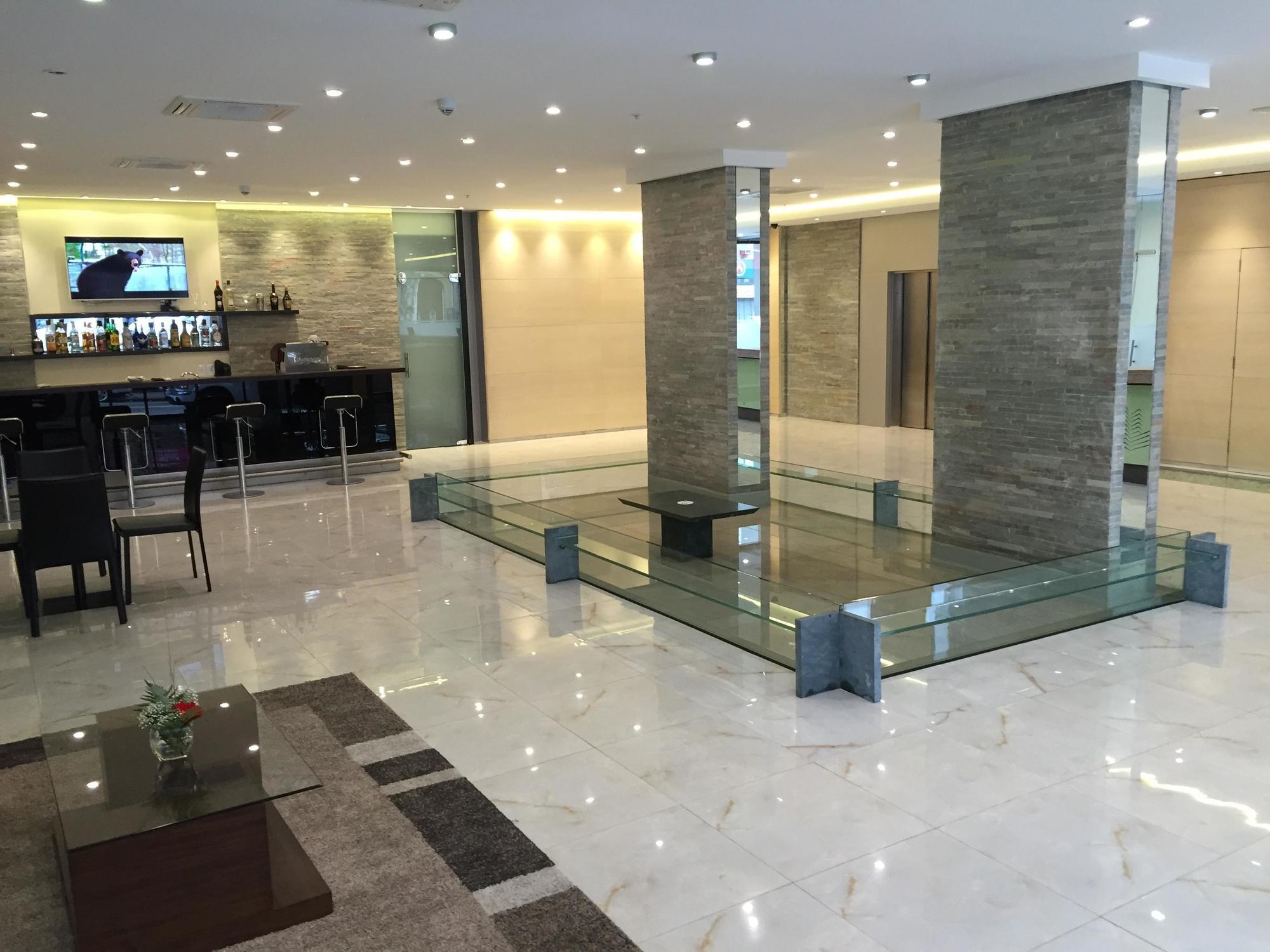 Crystal Tower 4* Montevideo