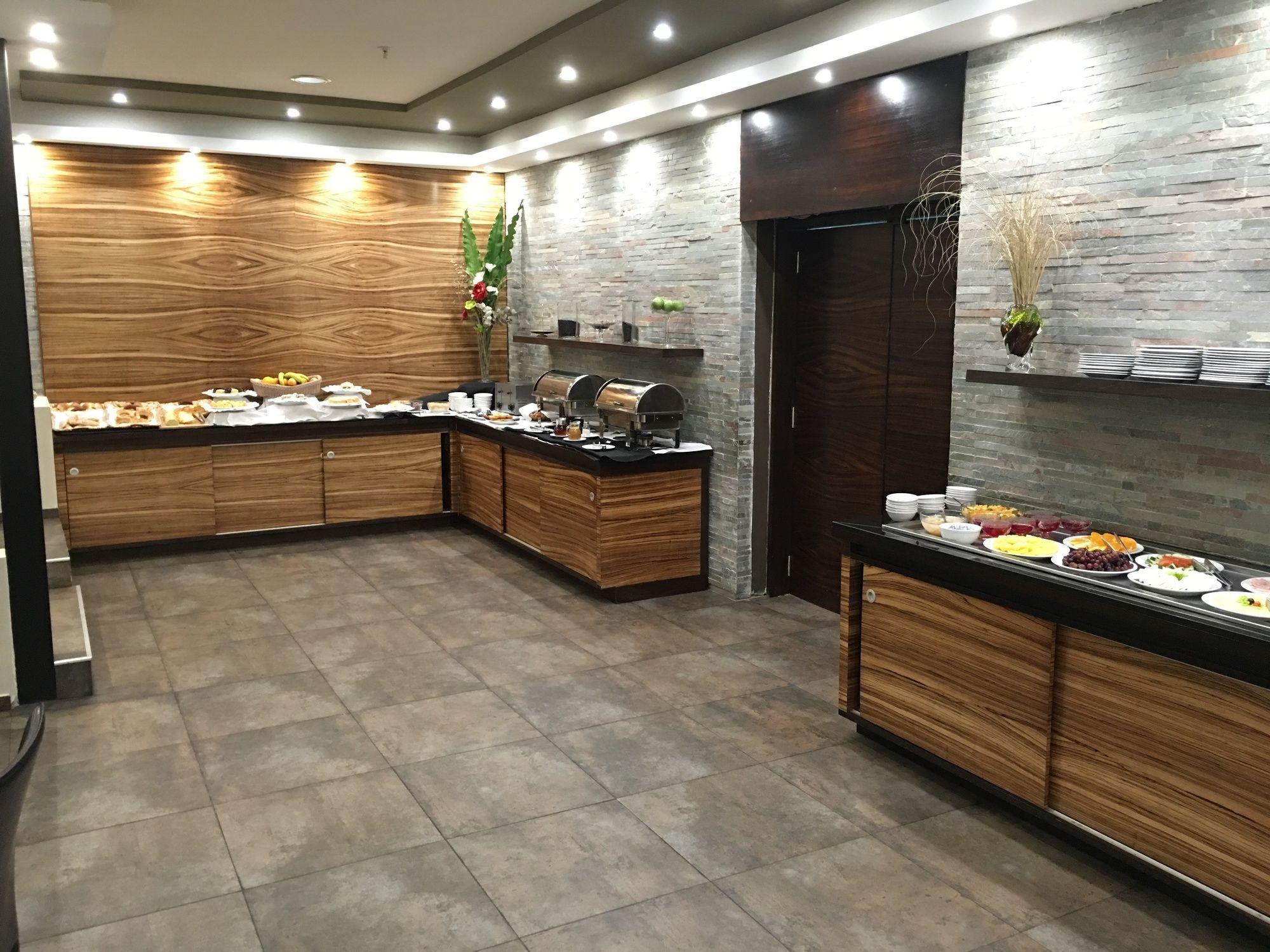 Crystal Tower Hotel 4*