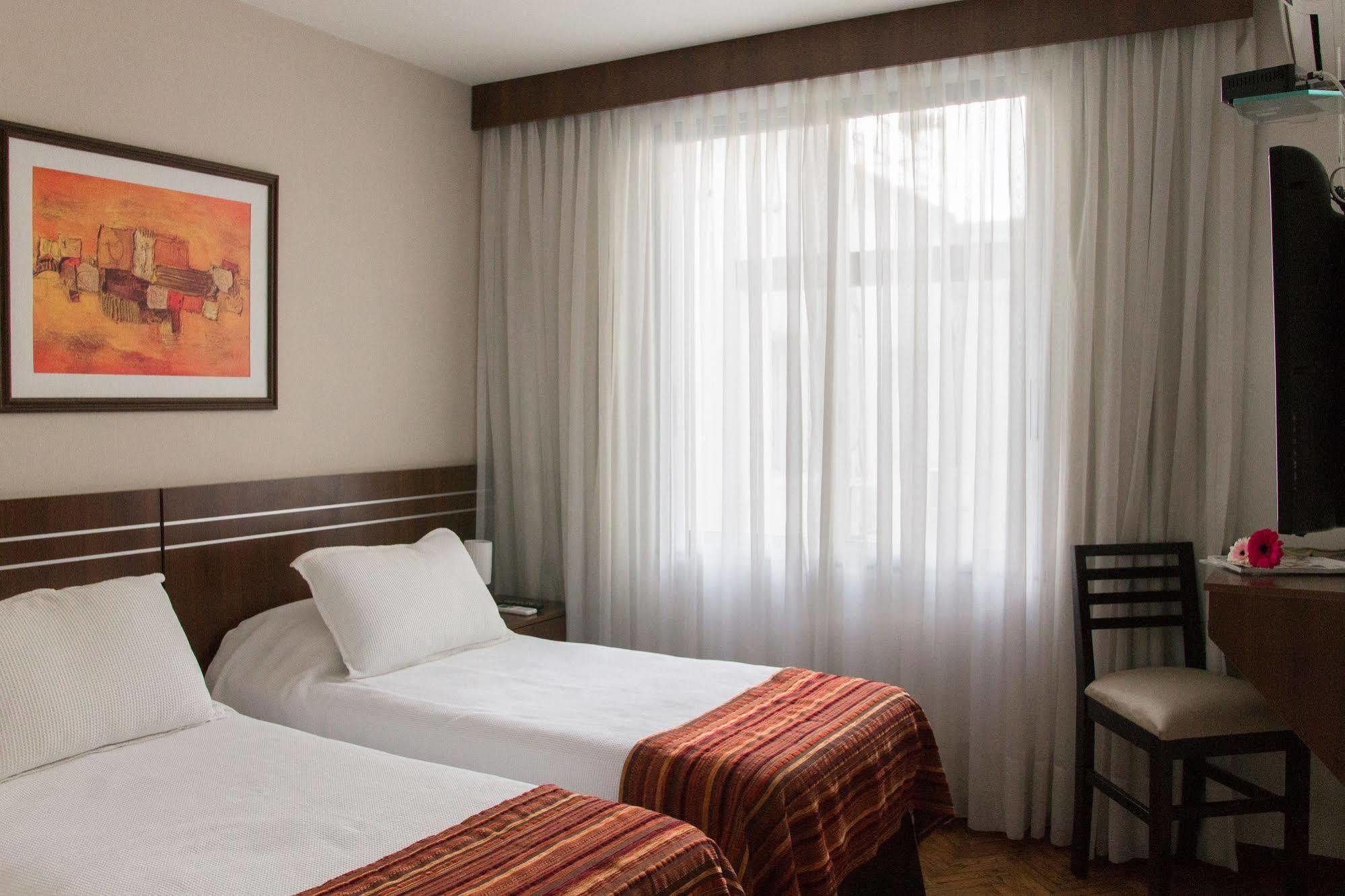 America Hotel 3*